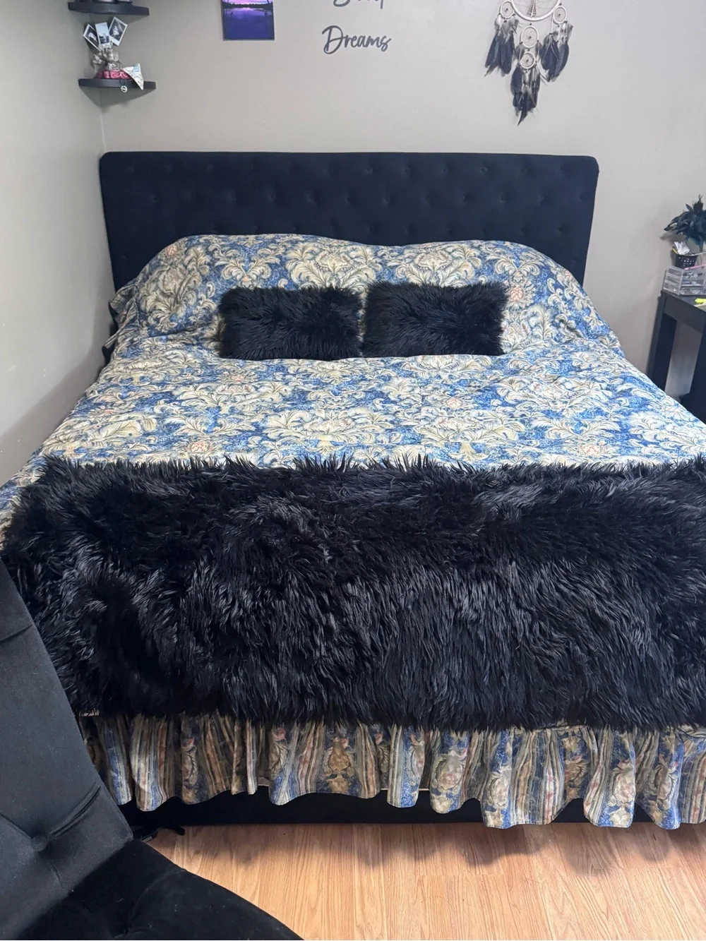 King Vintage Blue Floral Bedspread & Matching Curtain Set | 9-Piece